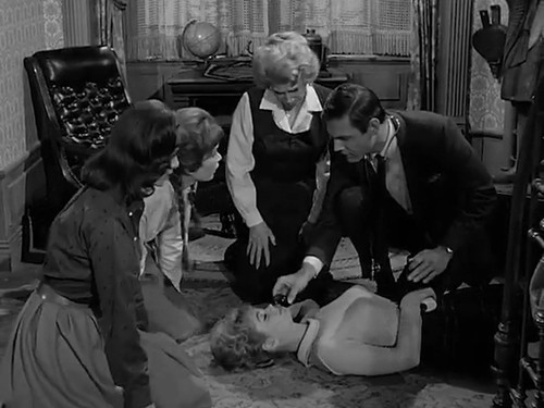 Petticoat Junction s1e17 My Daughter the Doctor Jeannine Riley faint 3.jpg