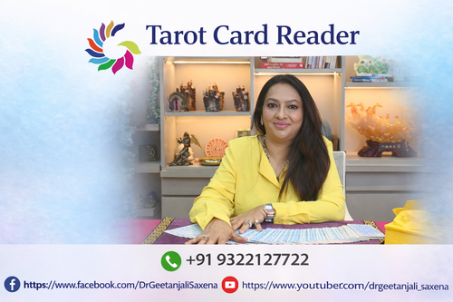 Best Tarot Card Reader.png