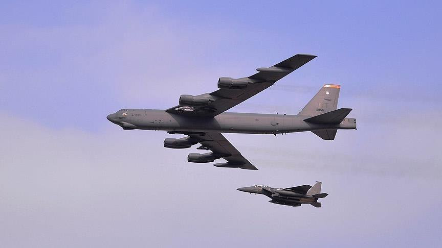 درة تاج القوات الأمريكية.. قاذفات القنابل الأمريكية من طراز B-52 ذات القدرة النووية تهبط في قاعدة العديد الجوية في قطر وسط التوترات مع إيران...