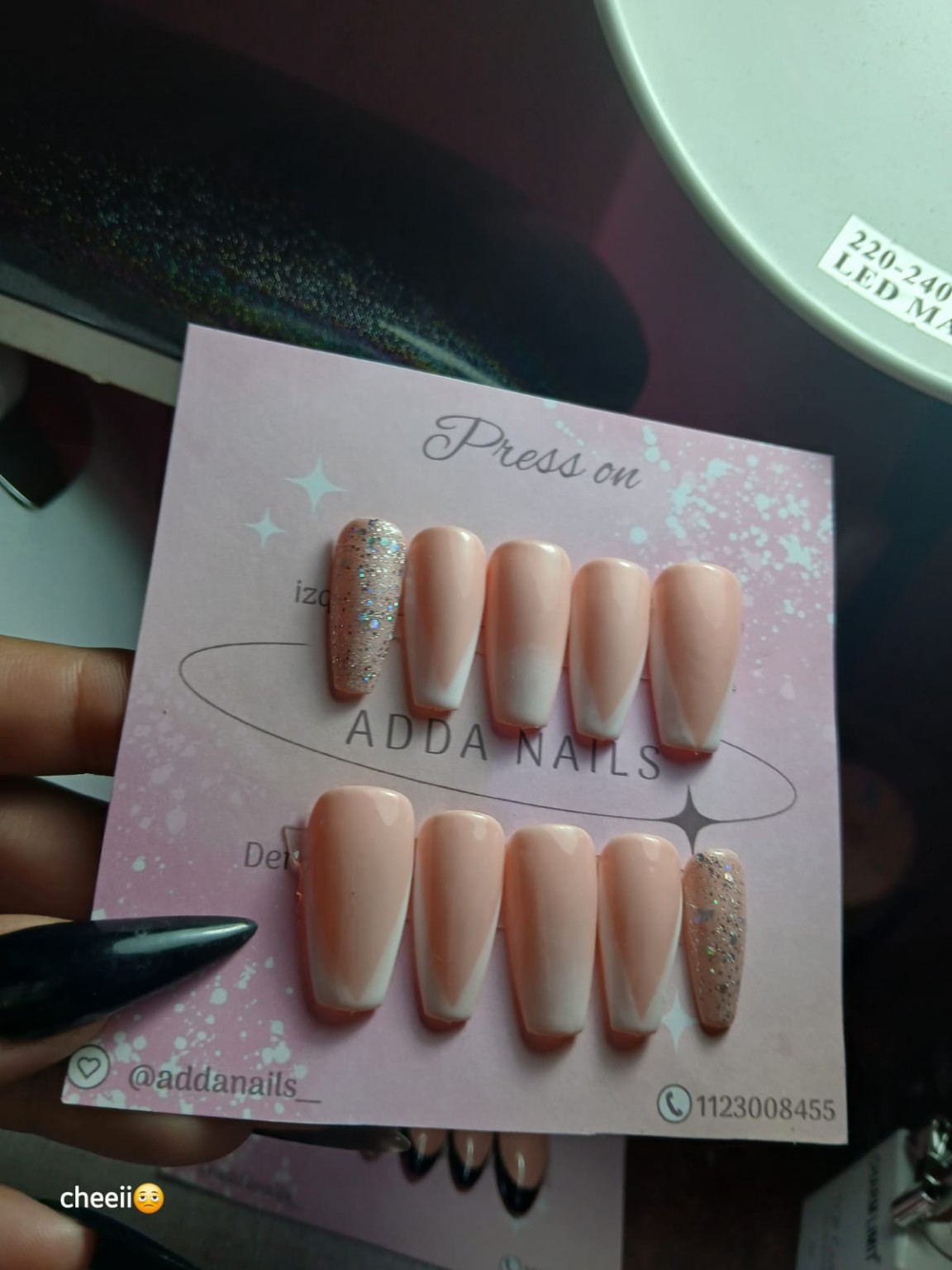 Press On moderno con terminación prolija, ideal para todos los días