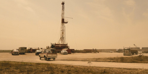 Landman.S02E01.Death.and.a.Sunset.2160p.AMZN.WEB DL.CZ EN.DD+5.1.SDR.H.265 NTb.mkv 20251129 163717.5.jpg