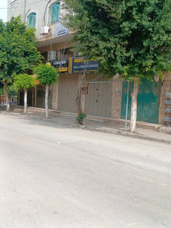 تزامنًا مع عدوان الاحتلال على المدينة، شهدت مدينة طوباس إغلاقًا شبه كامل للمحال التجارية وانعدام حركة المواطنين....