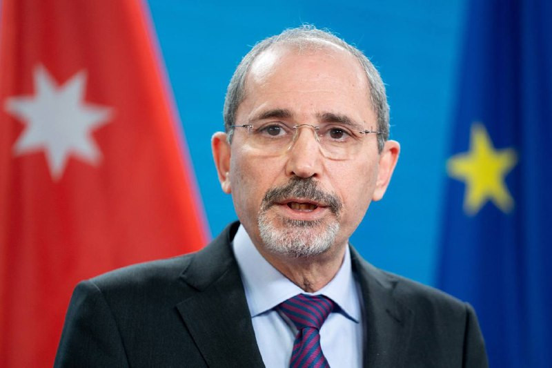 وزير الخارجية الأردني أكد أن الأولوية هي تثبيت وقف إطلاق النار في غزة، وأن الأردن يعمل مع الاتحاد الأوروبي لإيصال المساعدات الإنسانية....