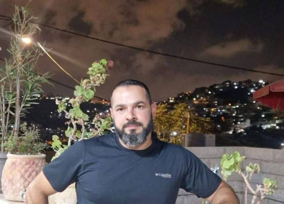 أفرجت السلطات عن الشاب المقدسي موسى فطافطة بشرط الإبعاد عن القدس القديمة لمدة 90 يوماً ودفع كفالة مالية قدرها 1500 شيكل، وذلك بعد اعتقاله يوم أمس عند ...