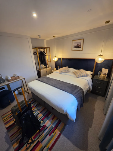 Book Hotel Room in St John's Wood London.png