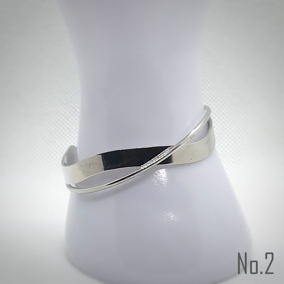 Mooie zilverkleurige rvs dames armband.
