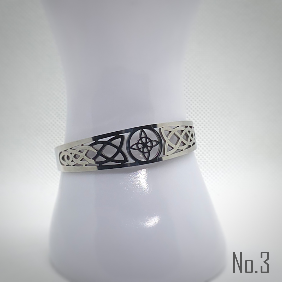 Mooie zilverkleurige rvs dames armband.