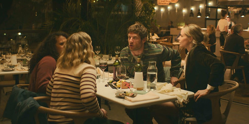 Playing.Nice.S01E01.1080p.AMZN.WEB DL.CZ EN.DD+5.1.H.264 playWEB.mkv 20260208 201335.576.jpg