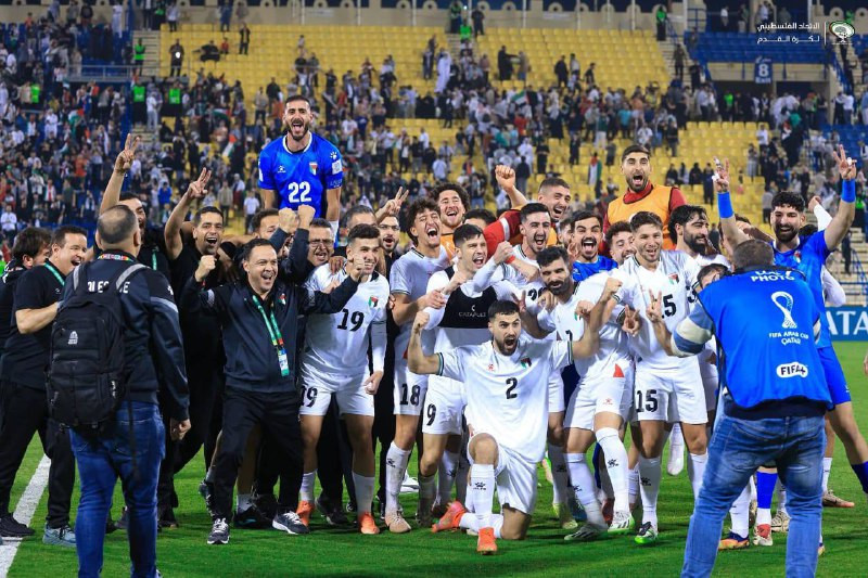 تأهل المنتخب الفلسطيني إلى دور المجموعات بعد فوزه على نظيره الليبي بركلات الترجيح، حيث انتهت المواجهة بنتيجة 4–3 لصالح الفدائي....