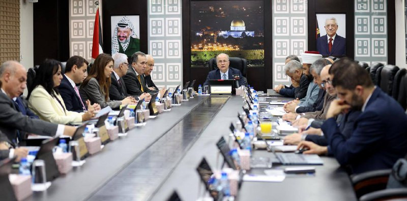 رئيس الوزراء محمد مصطفى في جلسة الحكومة اليوم: تجري الحكومة مشاوراتها مع لجنة الانتخابات المركزية لضمان إجراء انتخابات الهيئات المحلية، التزامًا بما ج...