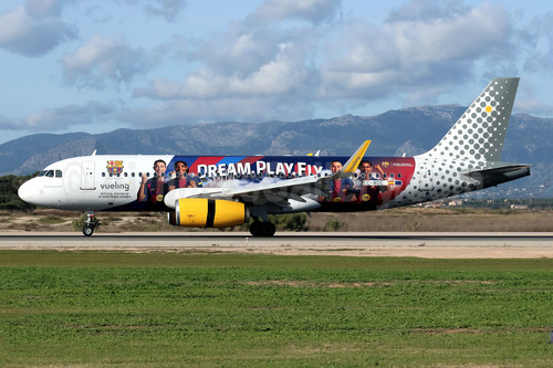 Vueling A320 200 EC MQE (25 FC Barcelona Women)(Grd) PMI (JVR)(46) X3.jpg