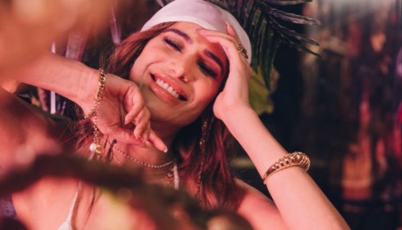 Poonam Pandey Green Erotica App Content