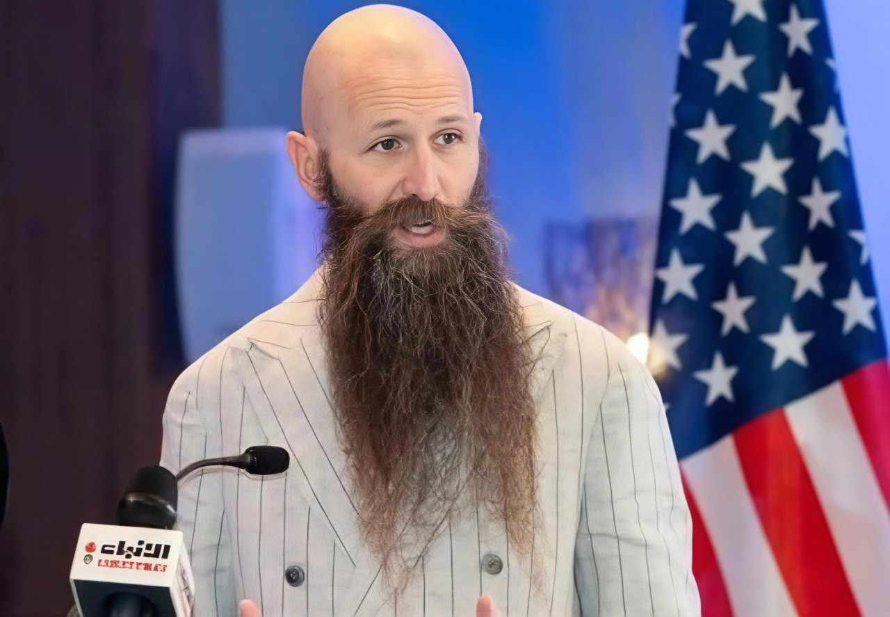 للمرة الثانية من محافظة الكرك، عائلة اللواء المتقاعد الراحل إبراهيم الصرايرة ترفض استقبال السفير الأمريكي في بيت العزاء بالعاصمة الأردنية....