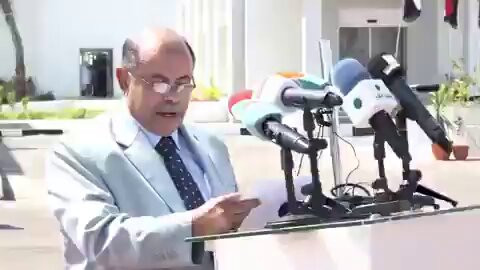 DKbr1vyZmmACOnec.jpg