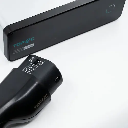 topac portable ev charger clos.webp