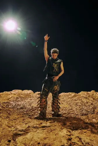 LNGSHOT Ryul Moonwalkin%27 concept photo 4.webp