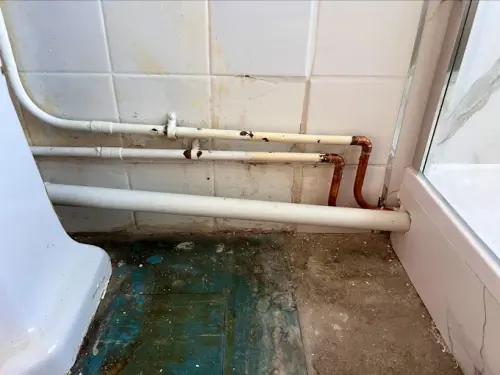 Bathroom fitter Cardiff - Pascal’s Handy Solutions.webp