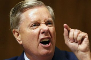 السيناتور الأمريكي المؤيد لـ"إسرائيل"، "ليندسي غراهام"، خلال مؤتمر صحفي: "هذه حرب دينية، سنرى من سينتصر في النهاية، ما نواجهه الآن هو لحظة حاسمة ستحدد...