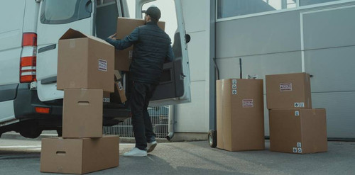 custom shipping boxes uk.jpg