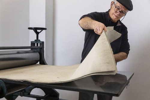 How to Choose the Best Paper Cushion Machine for Your Business.jpg