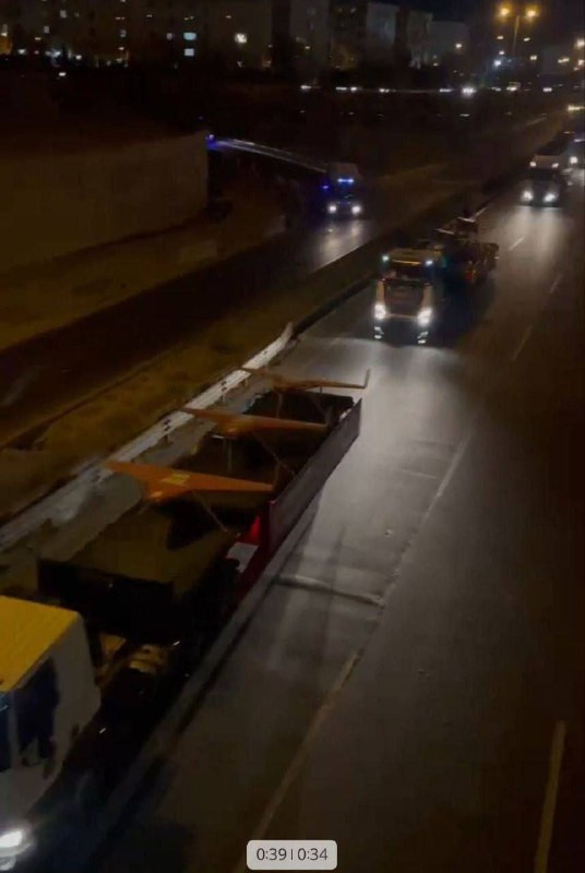 نشرت قنوات مرتبطة بالحرس الثوري الإيراني على تطبيق تيليجرام صوراً تقول إنها تُظهر قوافل تنقل معدات عسكرية ثقيلة، بما في ذلك طائرات بدون طيار وصواريخ، ...