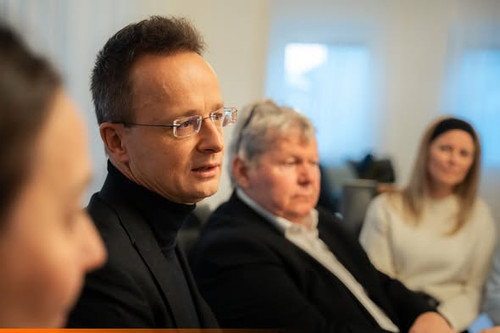 616690319 1255010069777459 4215453608341860500 n.jpg?stp=dst jpg s590x590 tt6& nc cat=105&ccb=1 7& n.jpg