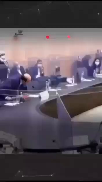 F3Y bj9f5CYzdjRM.jpg