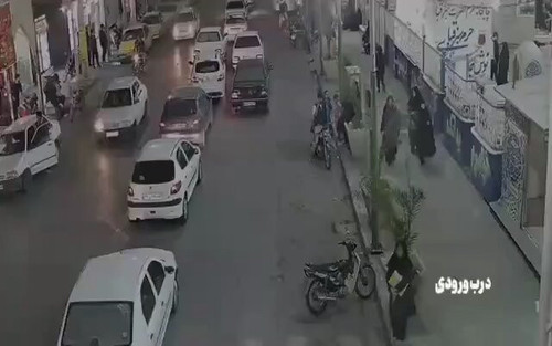 pm1YuQBueaKxE3ez.jpg