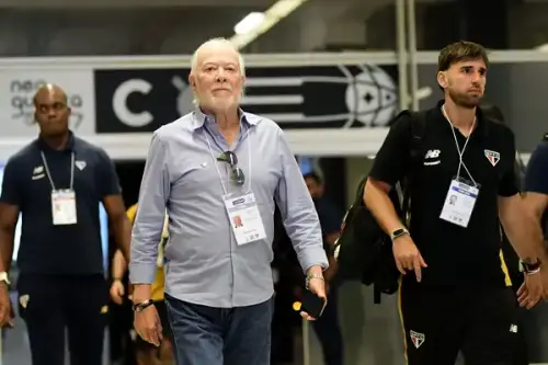 Novo presidente do São Paulo reage a pendências urgentes e evita mudanças apressadas no clube