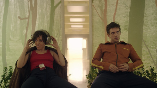 Legion.S01E01.Chapter.1.2160p.HULU.WEB DL.CZ EN.DD+5.1.SDR.H.265 FLUX.mkv 20260121 002608.046.jpg