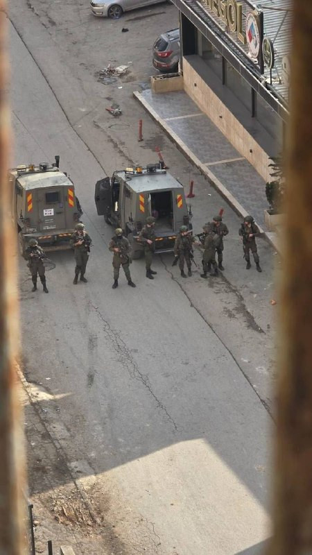 صورة | من تمركز قوات الاحتلال في شارع المطار بمحيط مخيم قلنديا...