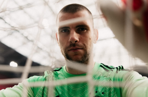 Maarten Paes AFC AJax Istimewa 3 696x456.png