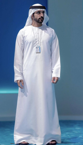 HATivBtb0AAFc A.jpg