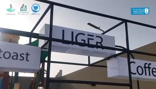 caF9yp 6vAirwSxT.jpg