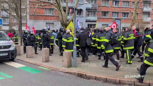 xIMt00iZVCM8p E4.jpg