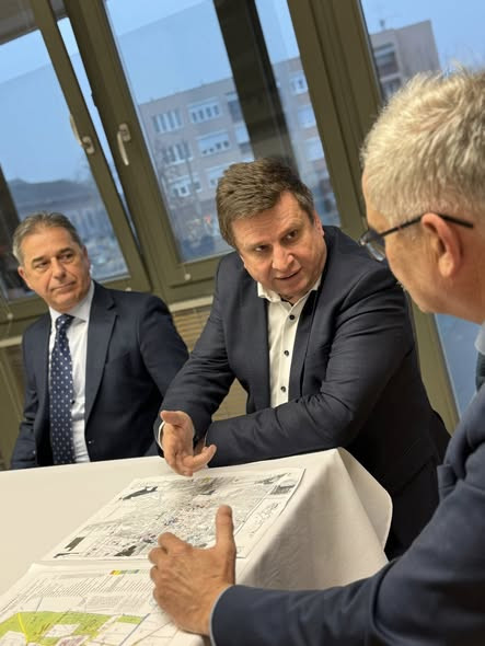 626772175 1446245770465118 7903438410715291694 n.jpg?stp=cp6 dst jpg s590x590 tt6& nc cat=107&ccb=1 .jpg