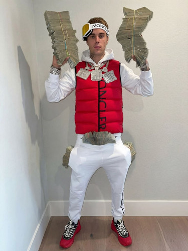 HATlvYSXIAAqYw9.jpg