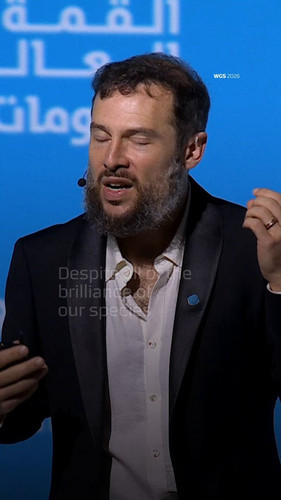 NjvYb3 0AY7HSXfj.jpg