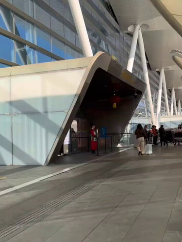 uqFsj4jJc uBmiek.jpg