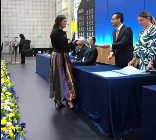 3xkSvd vVmDUnY7Q.jpg