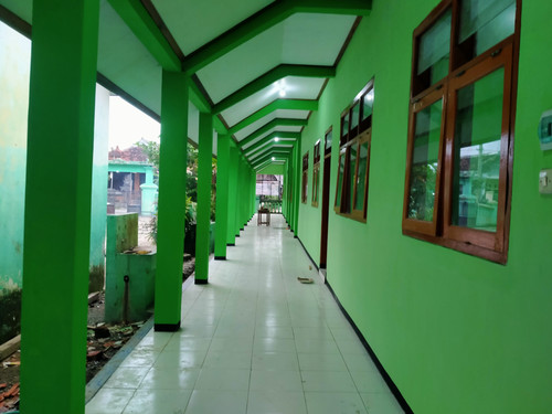 REHAP RUANG KELAS EMPERAN 100.jpg