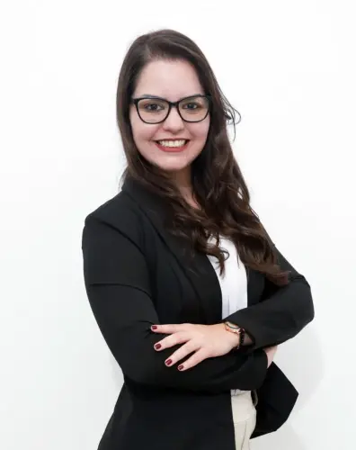 renata claro advogada trabalhista 1 810x1024.webp