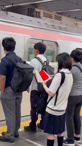 CYw4P MdkzMF74og.jpg