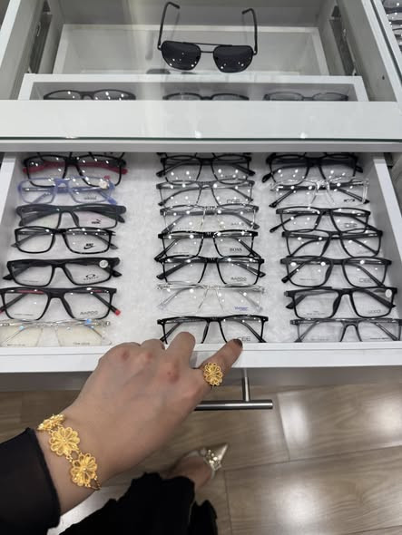 625381116 940141048544000 7504527541990125576 n.jpg?stp=cp6 dst jpg s590x590 tt6& nc cat=103&ccb=1 7.jpg