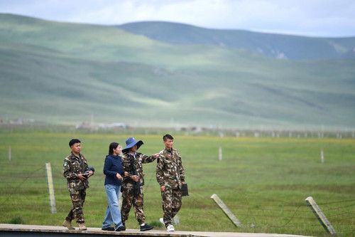 HAPqIUwb0AAKXGi.jpg