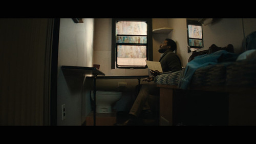 Wonder.Man.S01E01.Matinee.2160p.DSNP.WEB DL.CZ SK EN.DD+5.1.Atmos.DoVi.HDR.H.265 FLUX.mkv 20260204 1.jpg