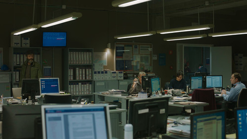 City.of.Shadows.S01E01.Casa.Mila. .La.Pedrera.2160p.NF.WEB DL.CZ ES.DD+5.1.Atmos.HDR10.H.265 CHDWEB.