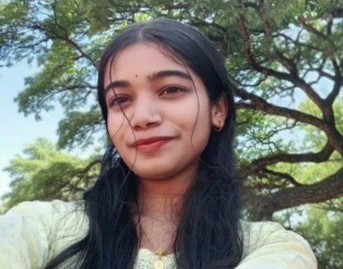 Cute mallu babe karthika3.jpg