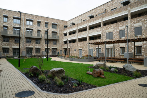 HAOSYeGXgAAy6 8?format=jpg.jpg