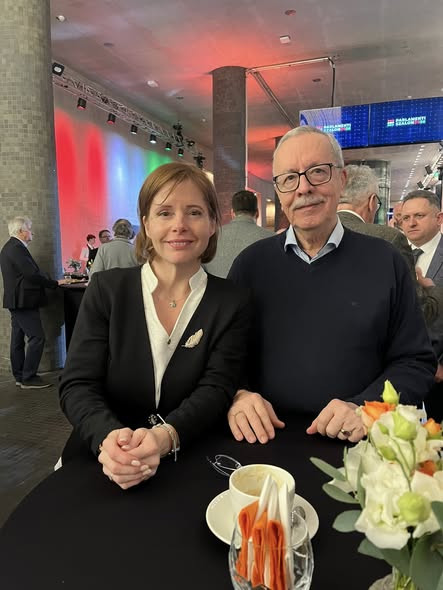 628003750 122119328157089113 7510805551475241987 n.jpg?stp=cp6 dst jpg s590x590 tt6& nc cat=103&ccb=.jpg